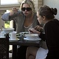 Ashley having lunch with Lizzie in Beverly Hills-marzec 2007