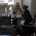 Ashley having lunch with Lizzie in Beverly Hills-marzec 2007