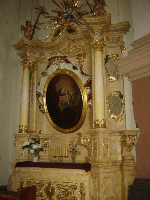 Legnica. Kosciol franciszkanow. Figura sw. Jadwigi Slaskiej