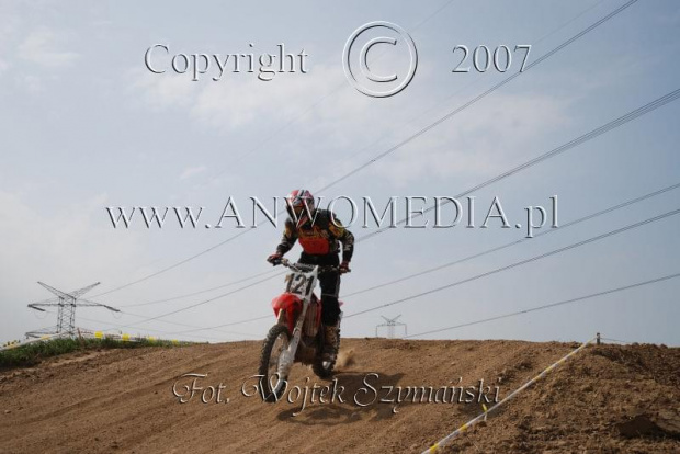 MOTOCROSS MISTRZOSTWA EUROPY w kl. 125 J. open Gdańsk 29.04.2007r.
www.ANWOMEDIA.pl