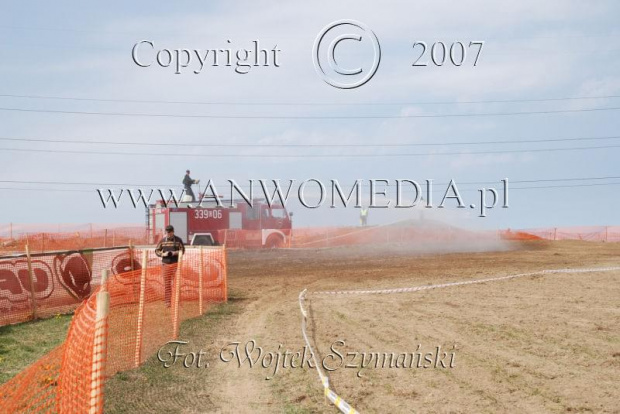 MOTOCROSS MISTRZOSTWA EUROPY w kl. 125 J. open Gdańsk 29.04.2007r.
www.ANWOMEDIA.pl