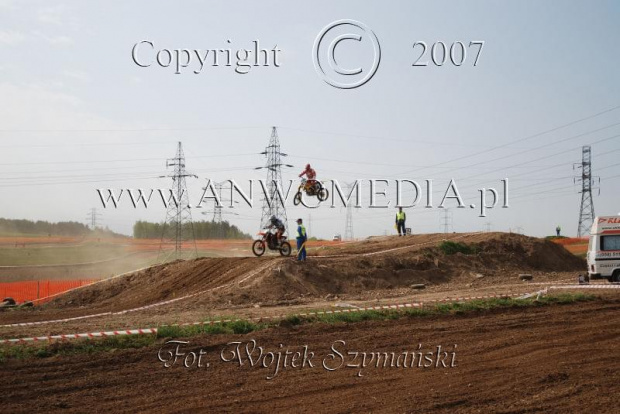 MOTOCROSS MISTRZOSTWA EUROPY w kl. 125 J. open Gdańsk 29.04.2007r.
www.ANWOMEDIA.pl