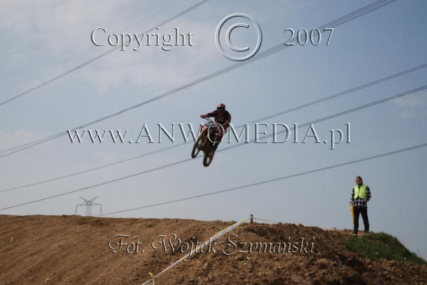 MOTOCROSS MISTRZOSTWA EUROPY w kl. 125 J. open Gdańsk 29.04.2007r.
www.ANWOMEDIA.pl