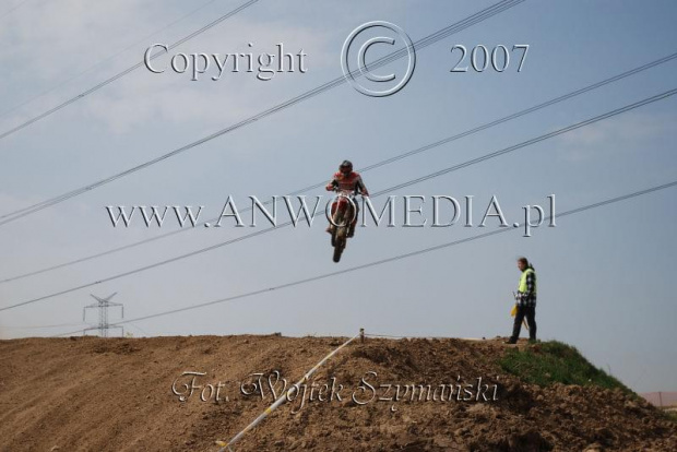 MOTOCROSS MISTRZOSTWA EUROPY w kl. 125 J. open Gdańsk 29.04.2007r.
www.ANWOMEDIA.pl