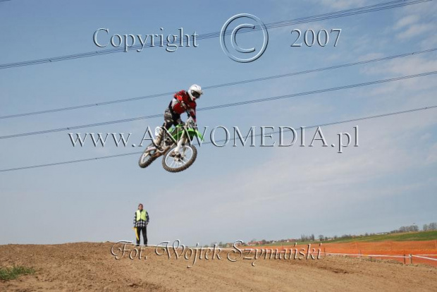 MOTOCROSS MISTRZOSTWA EUROPY w kl. 125 J. open Gdańsk 29.04.2007r.
www.ANWOMEDIA.pl