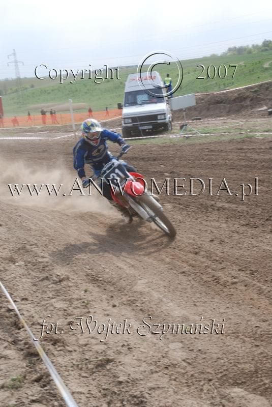 MOTOCROSS MISTRZOSTWA EUROPY w kl. 125 J. open Gdańsk 29.04.2007r.
www.ANWOMEDIA.pl