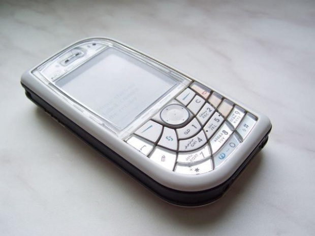 Nokia 7610