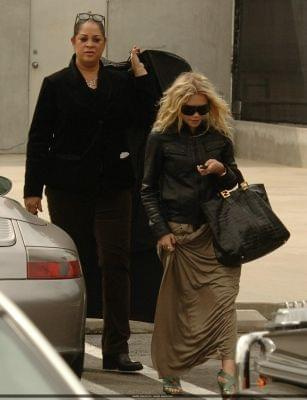 Ashley shopping in West Hollywood-paparazzi kwiecień 2007