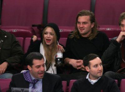 MK & Max attend the Canadien VS NY rangers game-paparazzi kwiecień 2007