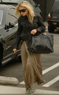 Ashley shopping in West Hollywood-paparazzi kwiecień 2007