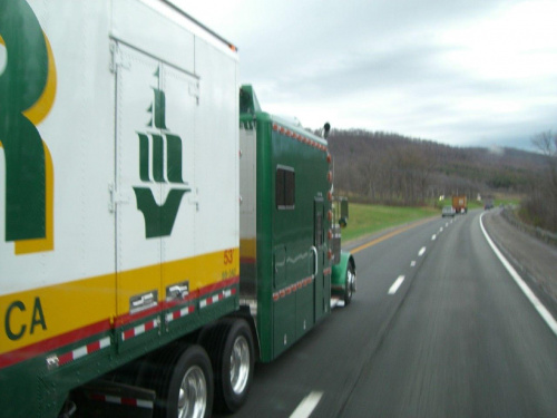 Peterbilt 379 with gigasleeper