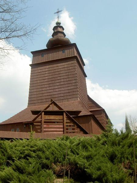 dawna cerkiew obecnie kościół rzym.-kat.z XIXw.-jeden z zabytków szlaku Małopolskiej Architektury Drewnianej