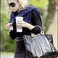 Ashley out and about in LA-paparazzi kwiecień 2007