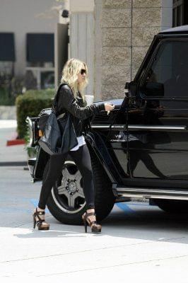 Ashley shopping in Beverly Hills-paparazzi kwiecień 2007