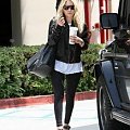 Ashley shopping in Beverly Hills-paparazzi kwiecień 2007