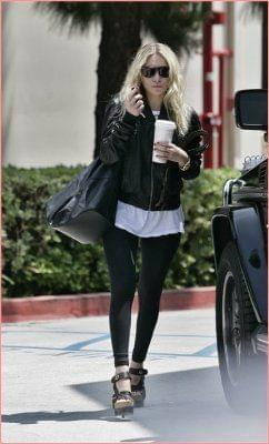 Ashley shopping in Beverly Hills-paparazzi kwiecień 2007