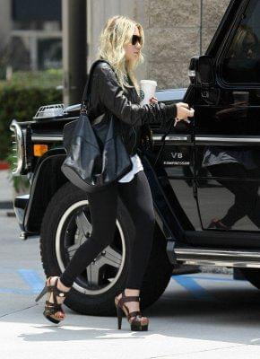 Ashley shopping in Beverly Hills-paparazzi kwiecień 2007