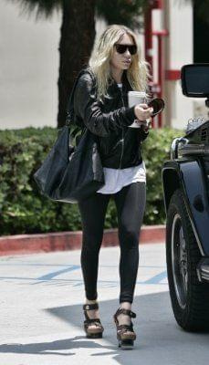 Ashley shopping in Beverly Hills-paparazzi kwiecień 2007