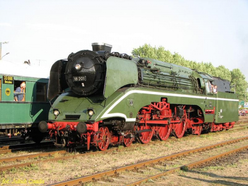 Niemiecka lokomotywa BR18 201 - v max = 180 km/h