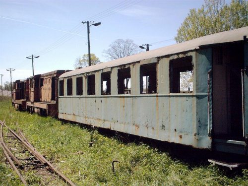 Lxd2 oraz Bxhpi 1908 czekający na remont #Rogów #KolejWąskotorowa #Lxd2 #Bxhpi1908