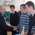 Uroczystość rozdania świadectw ukończenia szkoły była okazją do wręczenia nagród w konkursach organizowanych nie tylko na terenie szkoły. Na zdjęciach laureaci OWiUR-u, Konkursu Motoryzacyjnego oraz Turnieju Warcaby #Sobieszyn #Brzozowa