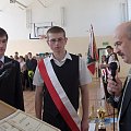 Uroczystość rozdania świadectw ukończenia szkoły była okazją do wręczenia nagród w konkursach organizowanych nie tylko na terenie szkoły. Na zdjęciach laureaci OWiUR-u, Konkursu Motoryzacyjnego oraz Turnieju Warcaby #Sobieszyn #Brzozowa