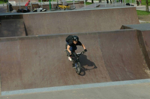 Może i młody,ale dobrze kombinuje. #bmx