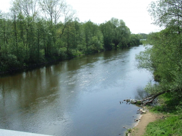 7 V 2007- Spacer na Niebieskie Źródła- widok z mostu na rzece Pilicy #NiebieskieŹródła #RzekaPilica #TomaszówMaz #spacery