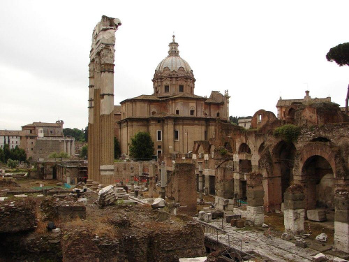 Zabytki starożytnego Rzymu. Forum Romanum.