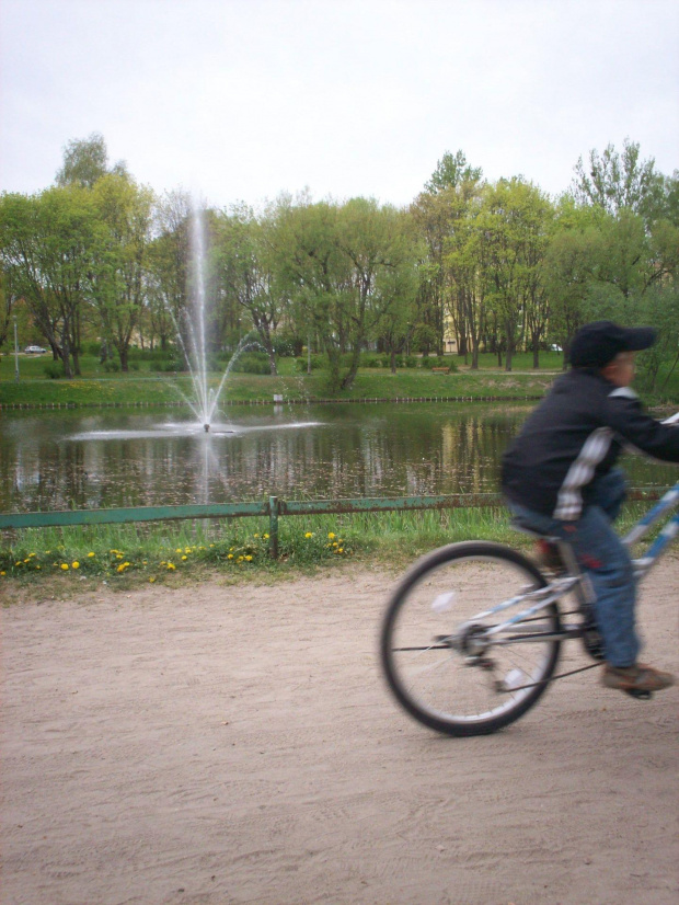 fontanna na zatorku:) #fontanna #rower #Olsztyn #zatorze