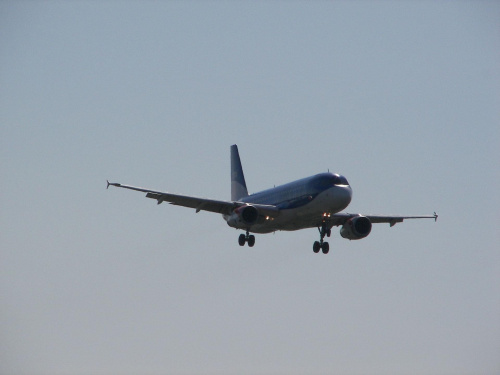 Airbus A320 na podejsciu do rwy 04 #samolot