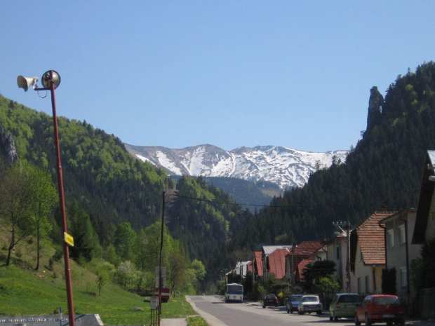 Widok na grzbiet Krivania oraz "gadaczki"-z lewej.