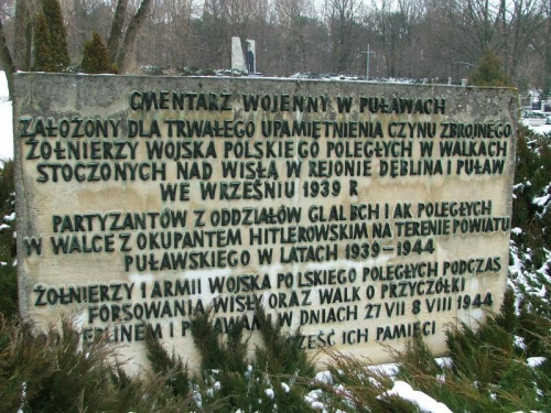 Na cmentarzu wojennym #Puławy #pomnik #pomniki #grób #groby #mogiła #mogiły #cmentarz