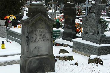 Na cmentarzu parafialnym #Puławy #grób #groby #mogiła #mogiły #cmentarz #nekropolia