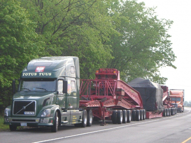 Volvo VN 780 and Oversize Load