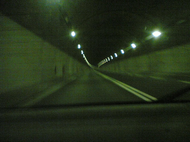 Włochy-tunel 5 km w Alpach koło m. AOSTA