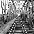 Mostem do przeszłości..... #BiałoCzarne #pkp