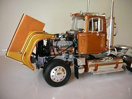 Mack Super Liner