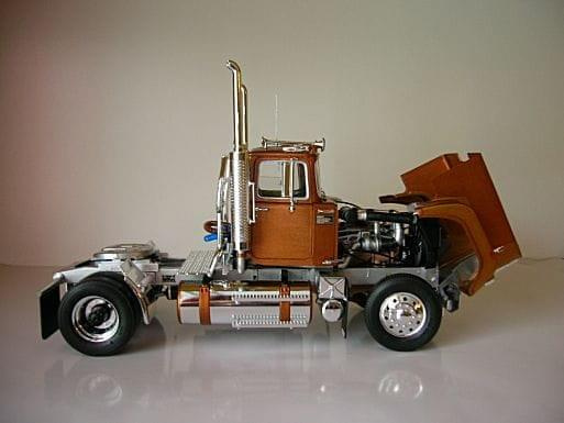 Mack Super Liner