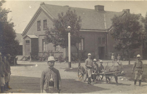 Zdjęcia udostępnione przez Leszka Wojciechowskiego syna Wiktora- nauczyciela ogrodnictwa w szkole na Brzozowej w latach 1913-1914 #Sobieszyn #Brzozowa