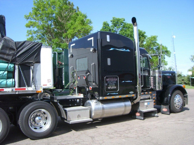 Peterbilt 379