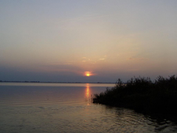 Nieustająco ulubione, zaciszne miejsce nad jeziorem Miedwie. #ZachódSłońca