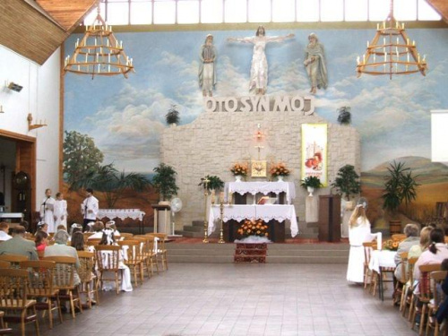 Wnętrze kościoła Grodzisck Mazowiecki Rocznica Komuni ŚW . Joanny .