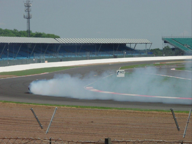 wszytskie japońskie fury i EDC eliminacjia driftingu gdzie Maciek Polody wygrał silverstone 2007
i filmiki http://youtube.com/profile_videos?user=grbrandys #SilverstoneEdcTunning