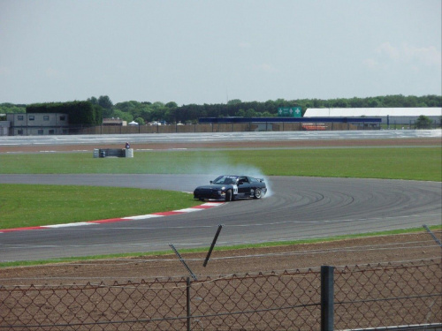 wszytskie japońskie fury i EDC eliminacjia driftingu gdzie Maciek Polody wygrał silverstone 2007
i filmiki http://youtube.com/profile_videos?user=grbrandys #SilverstoneEdcTunning