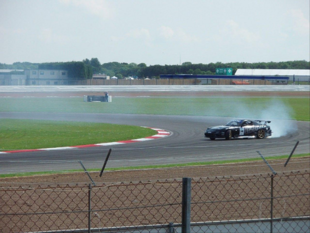 wszytskie japońskie fury i EDC eliminacjia driftingu gdzie Maciek Polody wygrał silverstone 2007
i filmiki http://youtube.com/profile_videos?user=grbrandys #SilverstoneEdcTunning