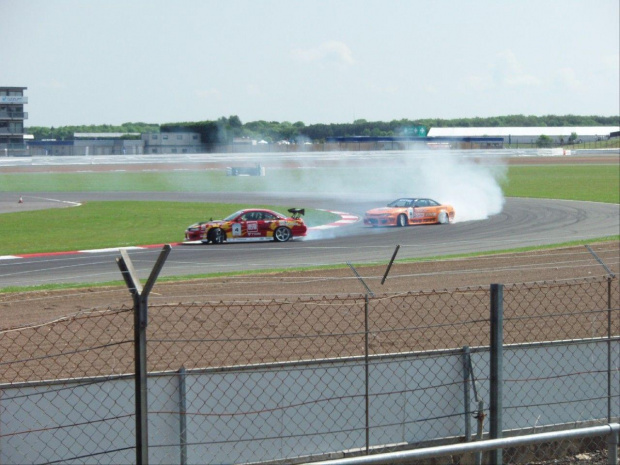 wszytskie japońskie fury i EDC eliminacjia driftingu gdzie Maciek Polody wygrał silverstone 2007
i filmiki http://youtube.com/profile_videos?user=grbrandys #SilverstoneEdcTunning