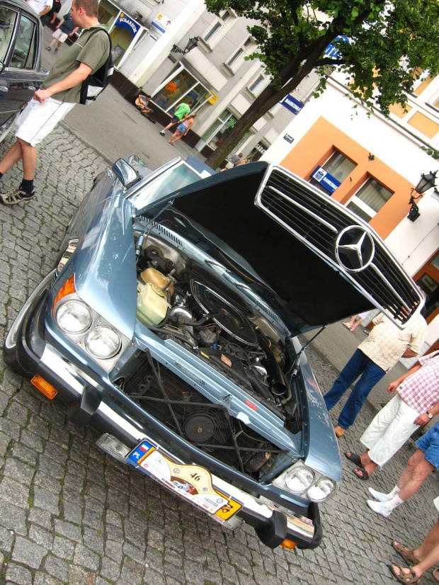 Zdjęcia ze Zjazdu Klasycznych i Zabytkowych Mercedesów - Leszno, 09.06.2007 #Mercedes #Benz #klasyk #samochód #auto #automobil #klub #rynek #Leszno