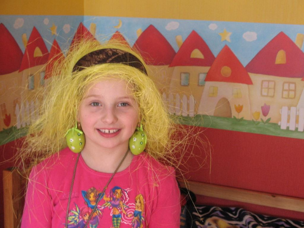Oto moja siora w żółtych włosach. #gady #siorka #foty