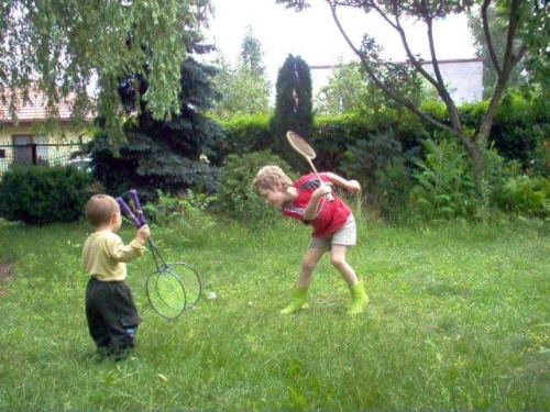 Moje wnuki i cała kompletna rodzinka,na działce w Swędowie...